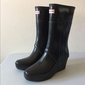 Black hunter wedge rain boots size 8